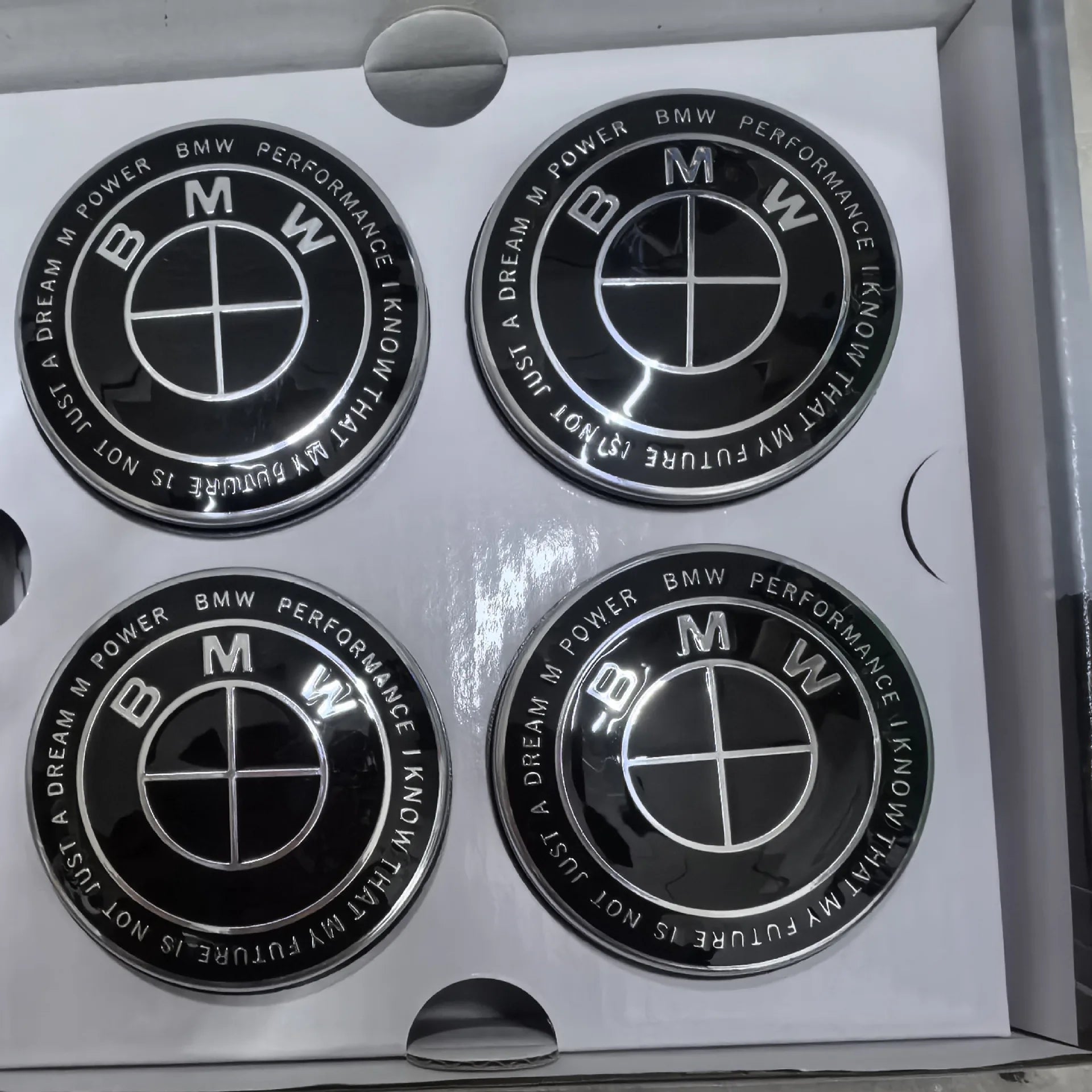 4-Piece Floating Wheel Center Caps 56/68 mm – Replacement Hub Caps for BMW E90, E92, F30, F10, F11, F25, E70, E83, F04 Series