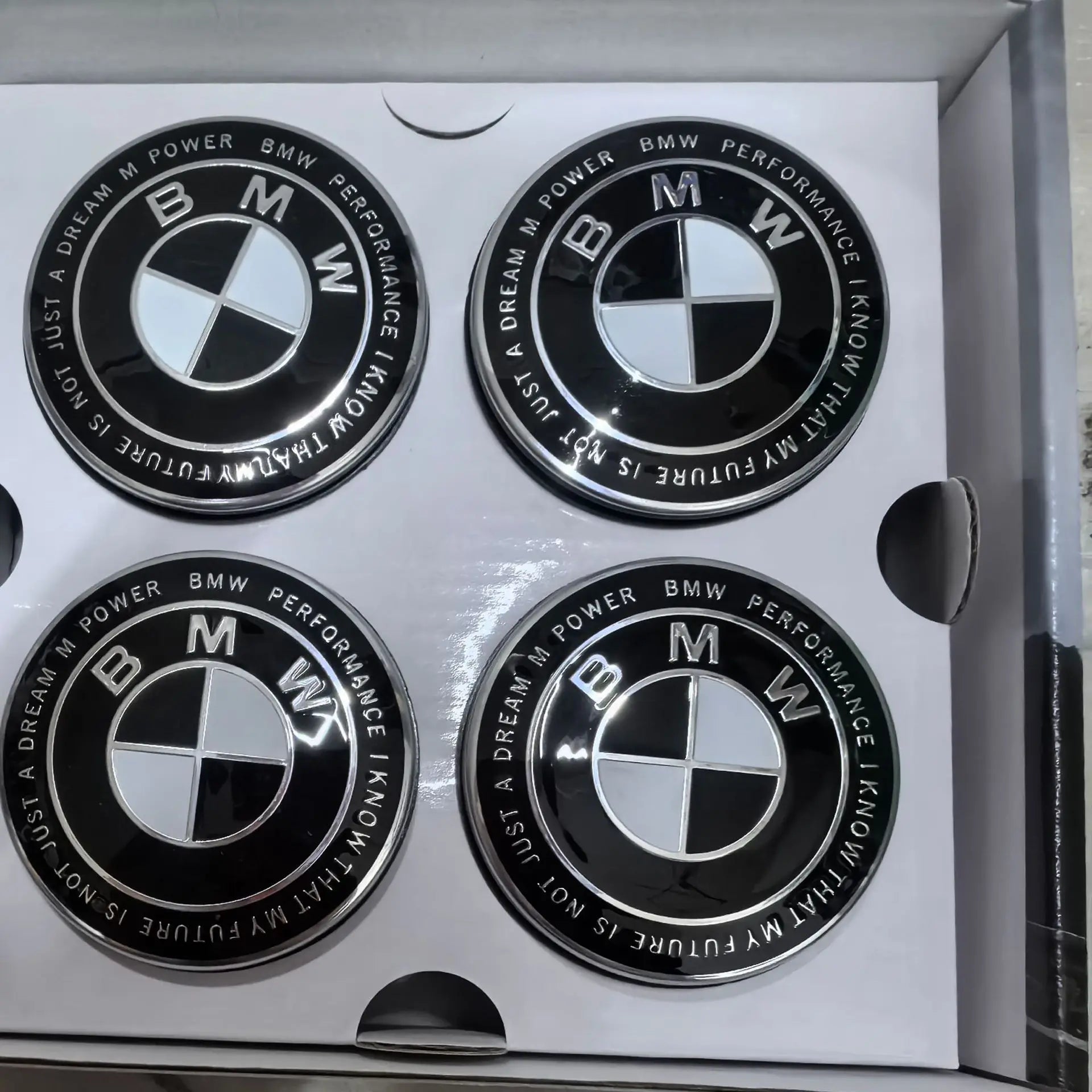 4-Piece Floating Wheel Center Caps 56/68 mm – Replacement Hub Caps for BMW E90, E92, F30, F10, F11, F25, E70, E83, F04 Series